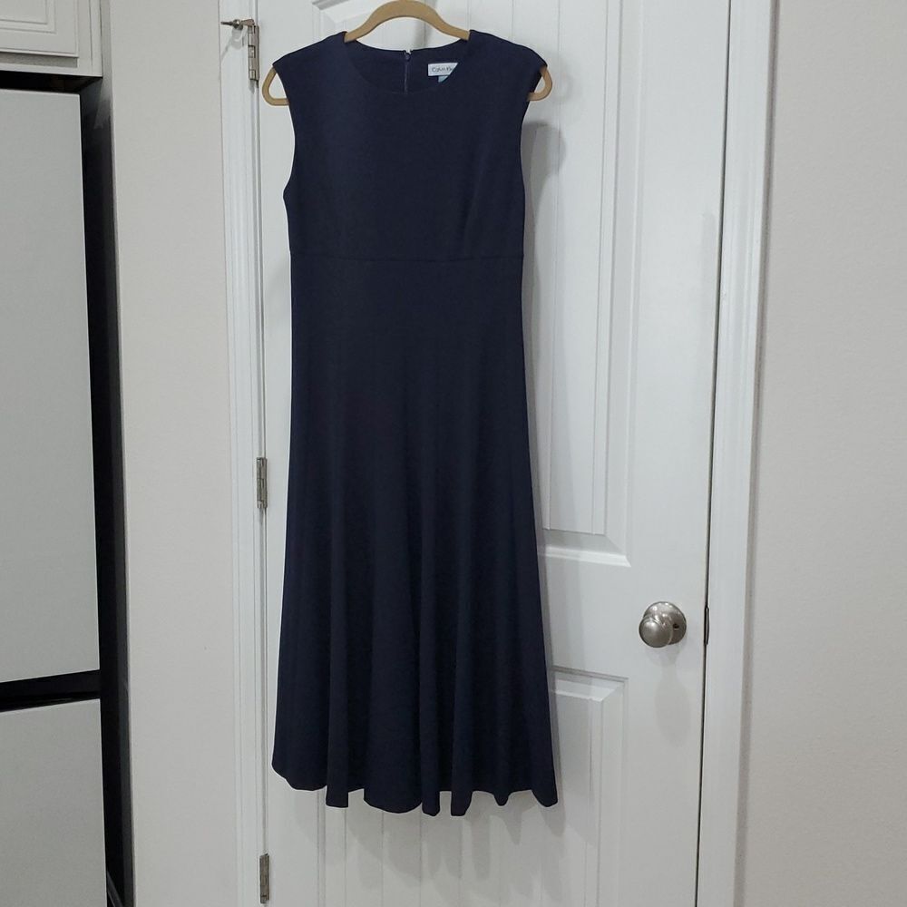 Calvin Klein Womans Pleated Midi Navy Dress, Size 6